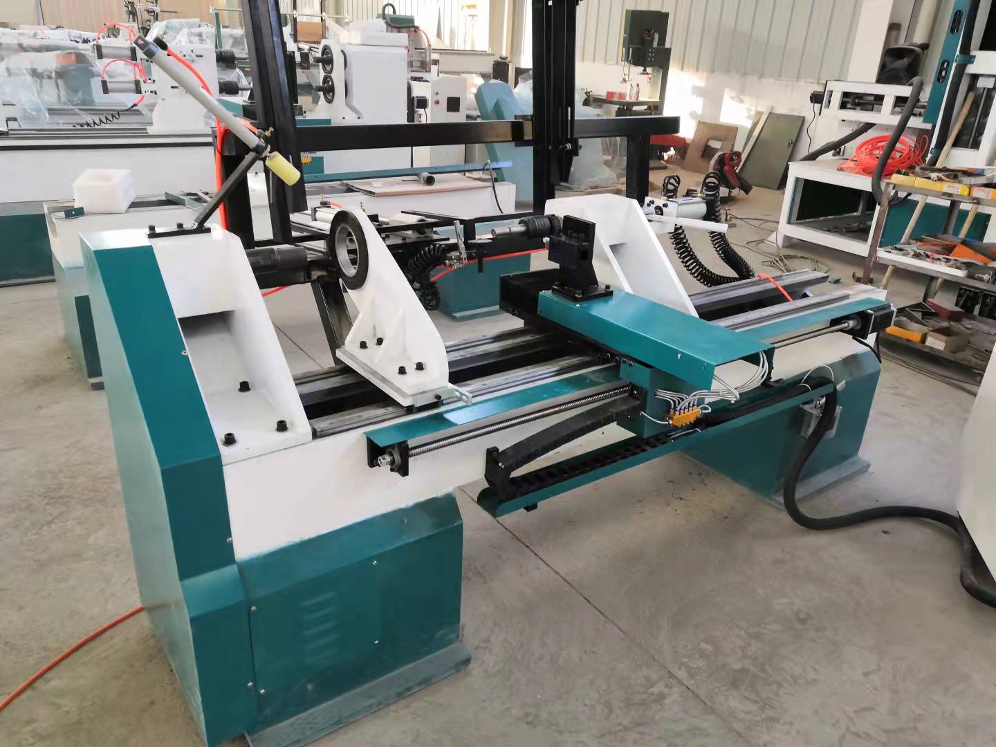 自動ローディングシステム搭載CNC木工旋盤 新製品 木工機械 - Cnc Wood Lathe Machine のレビューと価格