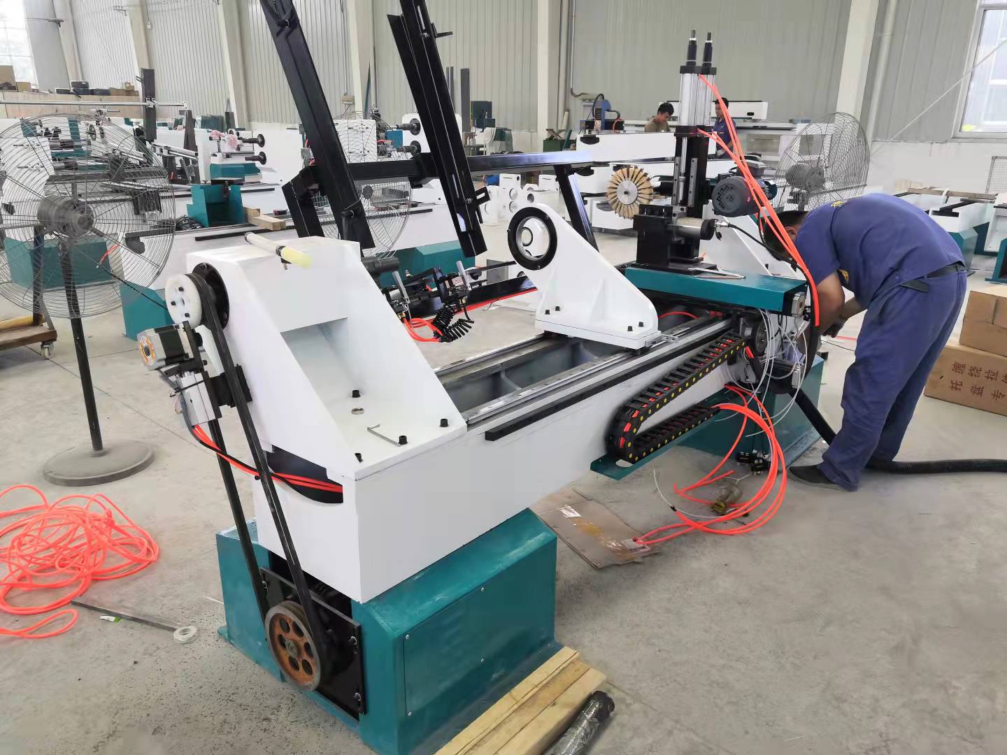 自動ローディングシステム搭載CNC木工旋盤 新製品 木工機械 - Cnc Wood Lathe Machine のレビューと価格